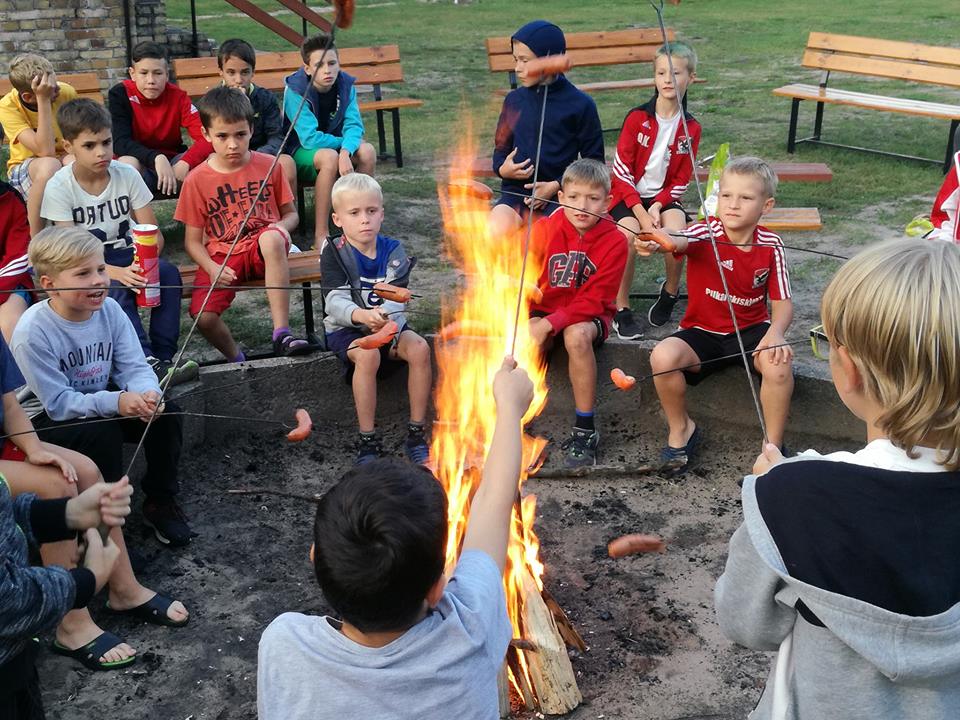 40248462_1048429365318572_4691558056352284672_n