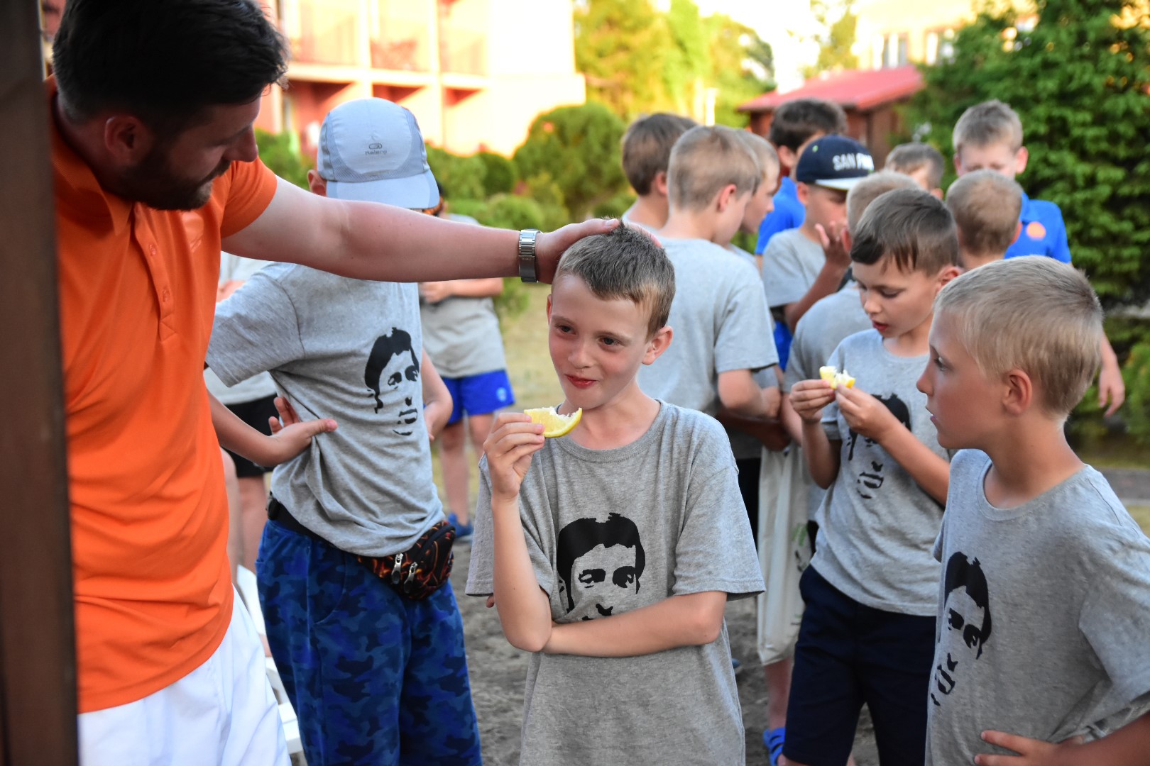 65688075_2035261820113951_1285832901123899392_o