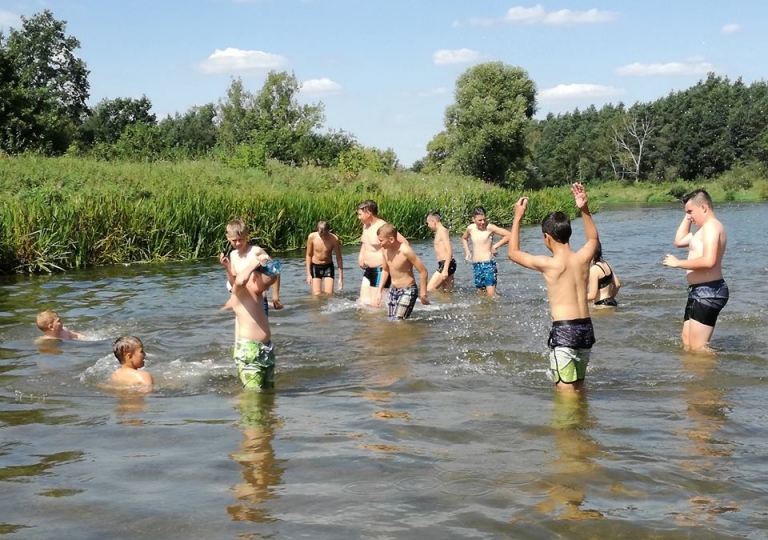 39934437_1044064042421771_1925751657786769408_n