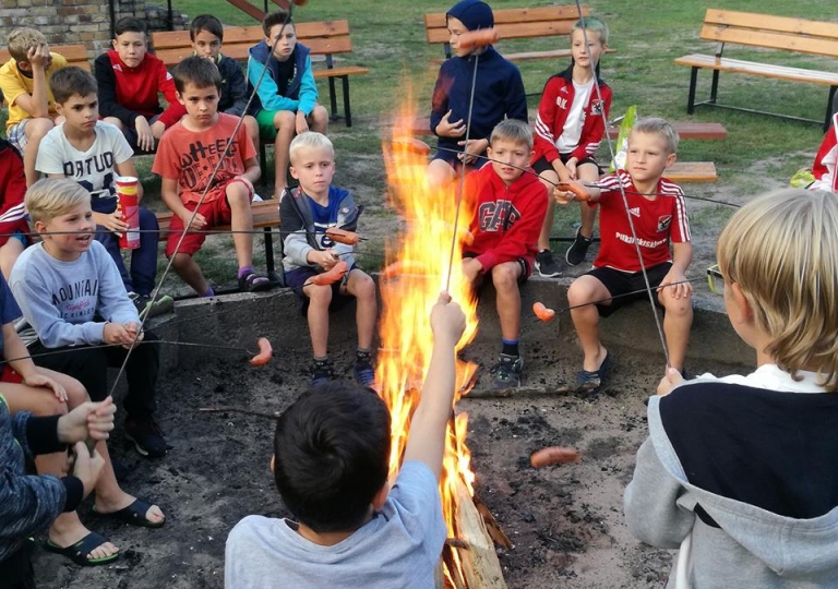 40248462_1048429365318572_4691558056352284672_n